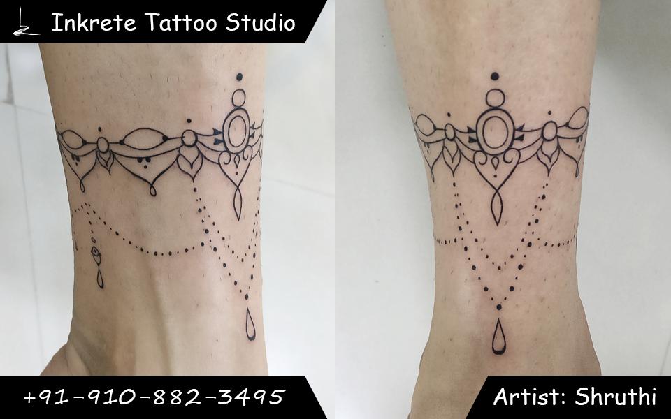 anklet tattoo, ornamental tattoo, tattoo ideas for females, delicate and elegant tattoo