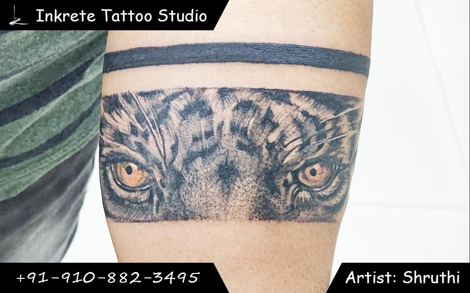 tiger tattoo, armband tattoo, hyper realistic tattoo